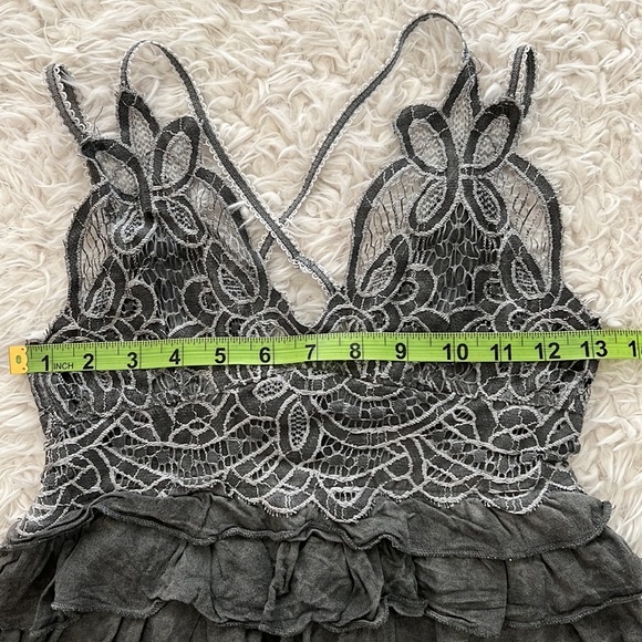 POL Lace Detail Ruffled Tank Top - Picture 14 of 15